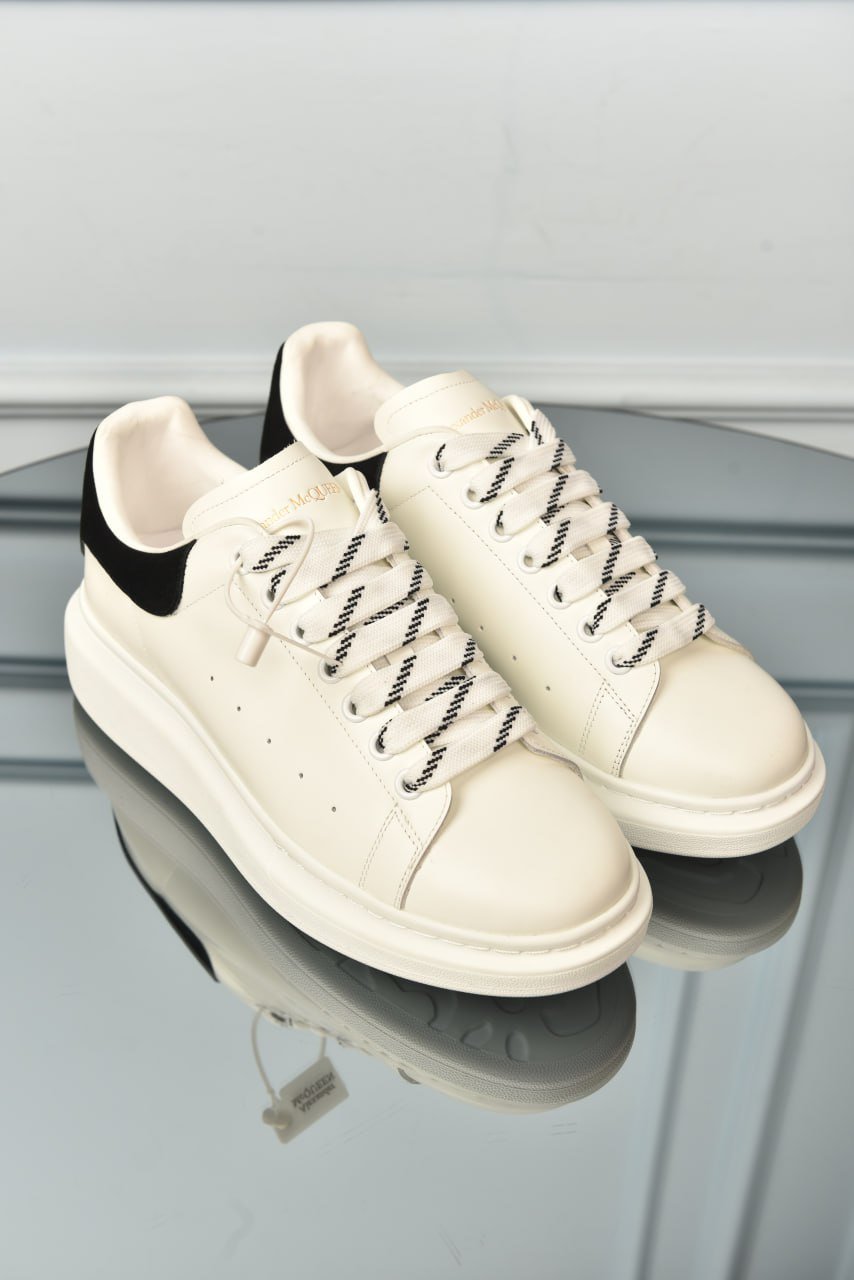 5960578609099948423 Oversized Sneaker - Image 1