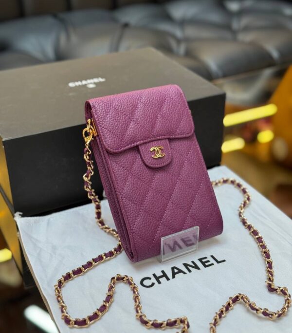 CHAIN PHONE CASE