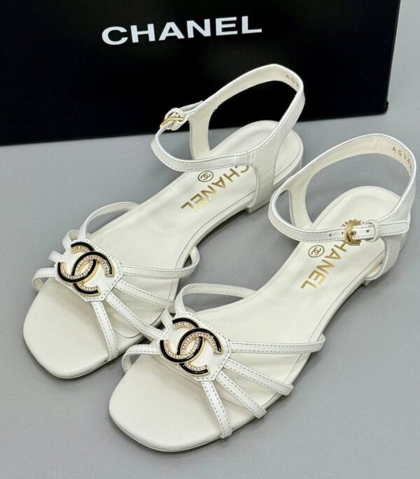 Sandal