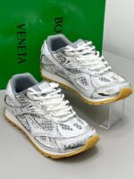 Schoes