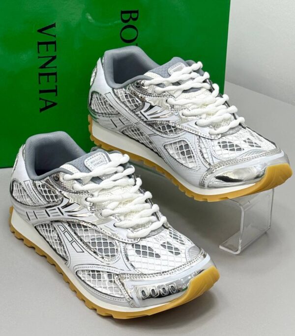 Schoes