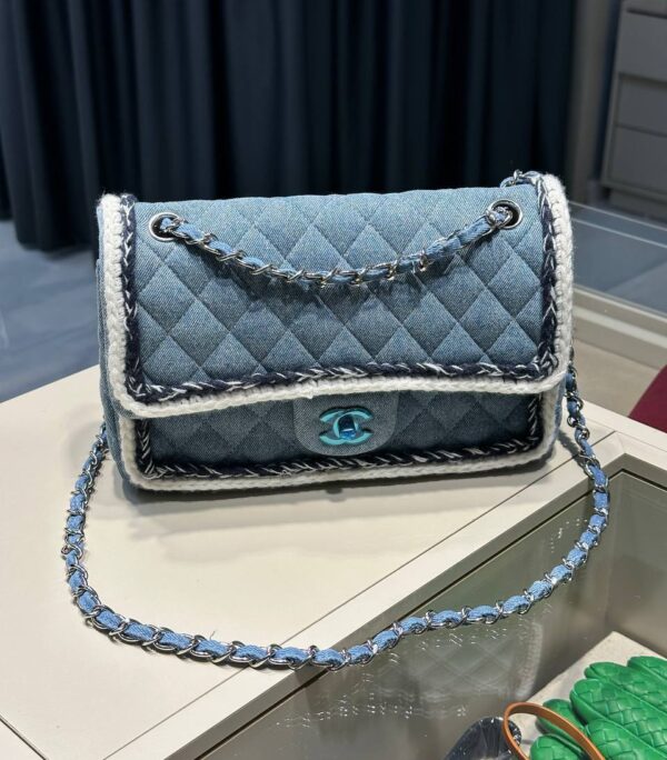 Shoulder bag