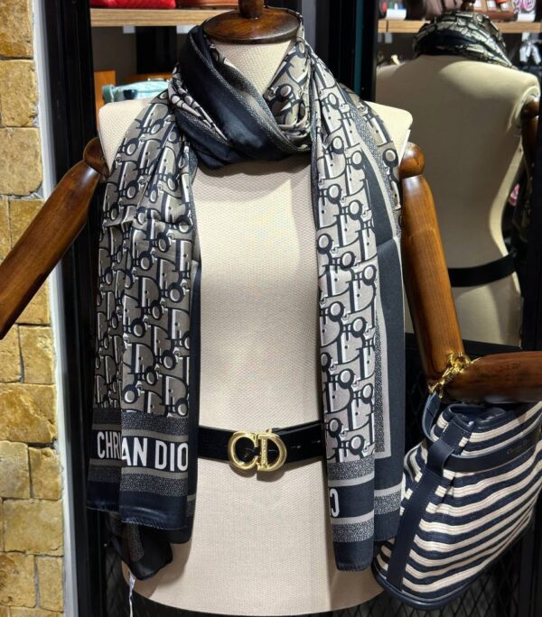 Shawl & Scarf