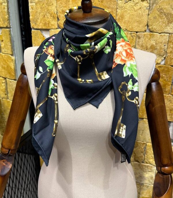 Shawl & Scarf