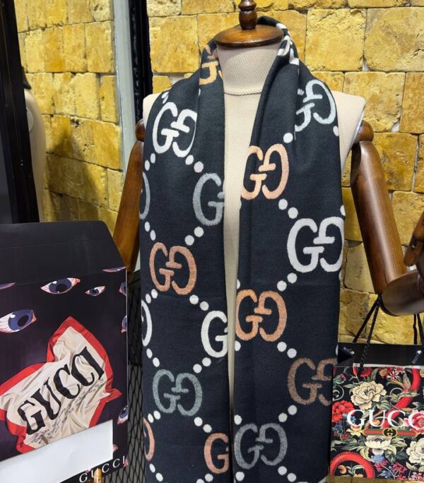 Shawl & Scarf