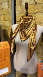 Shawl & Scarf