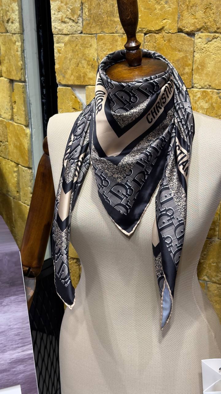 photo_5994834825871215006_y Shawl & Scarf - Image 1