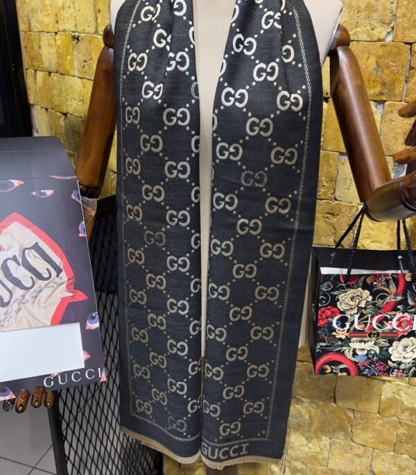 Shawl & Scarf