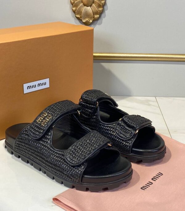 Wicker Slipper