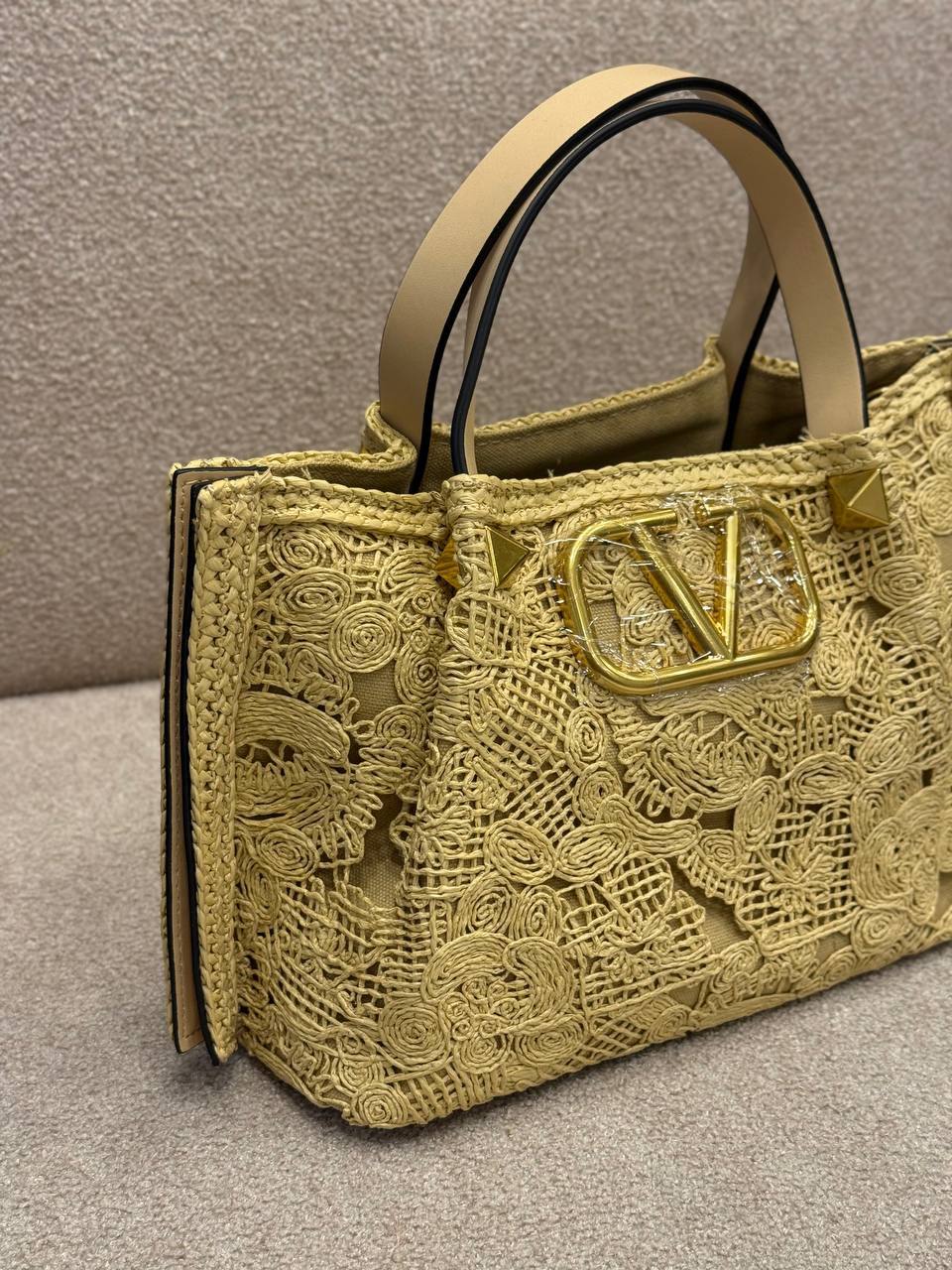 photo_5783007661602754158_y VLogo Small floral raffia - Image 1