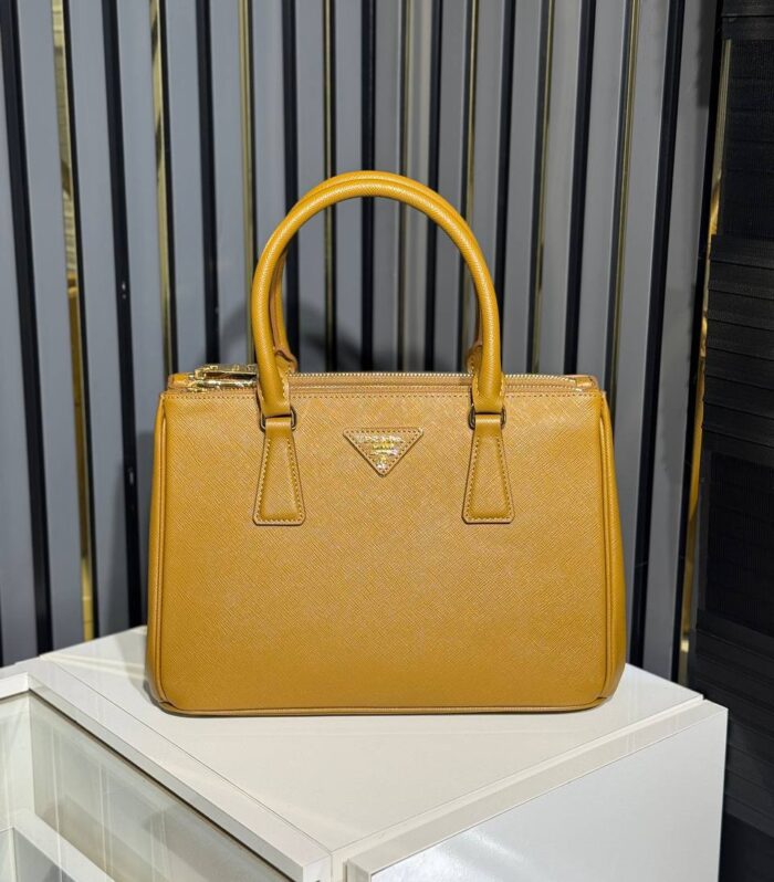 Medium Galleria Bag