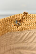 Medium Tote in Raffia - Image 13