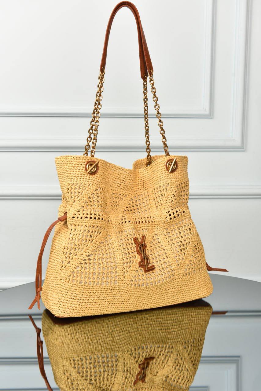 photo_5814225962106211051_y Medium Tote in Raffia - Image 1