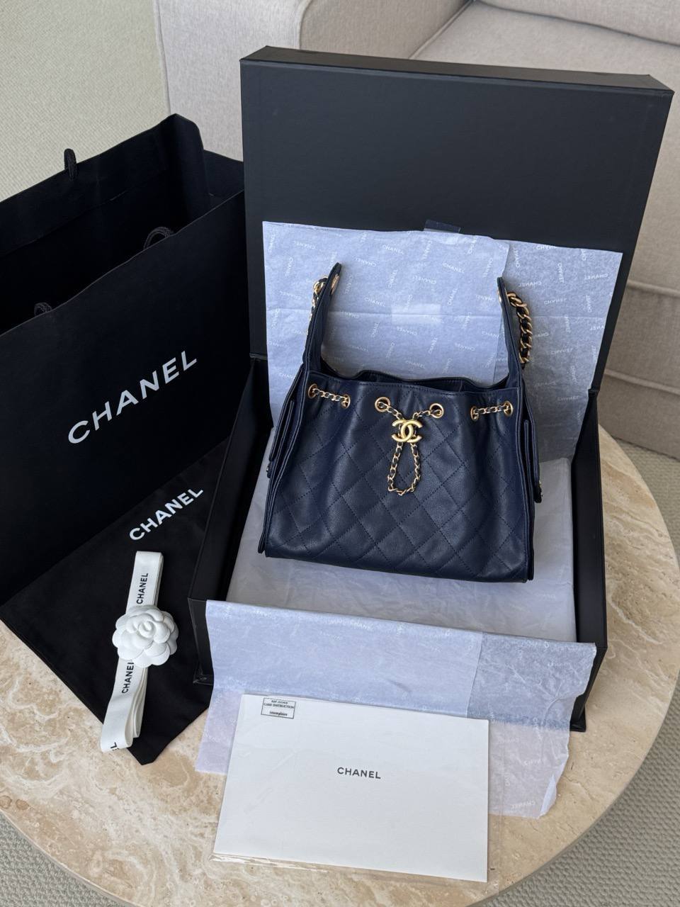 photo_5814225962106211289_y Chanel 2025 Hobo - Image 1